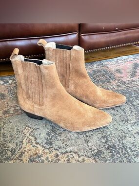 Ivylee Copehagen Bailey Suede Chelsea Boots in Tan women’s size 40 eu/ 9.5 us